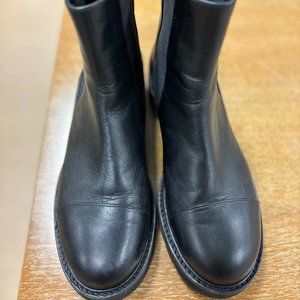 Stuart Weitzman black leather chelsea boots